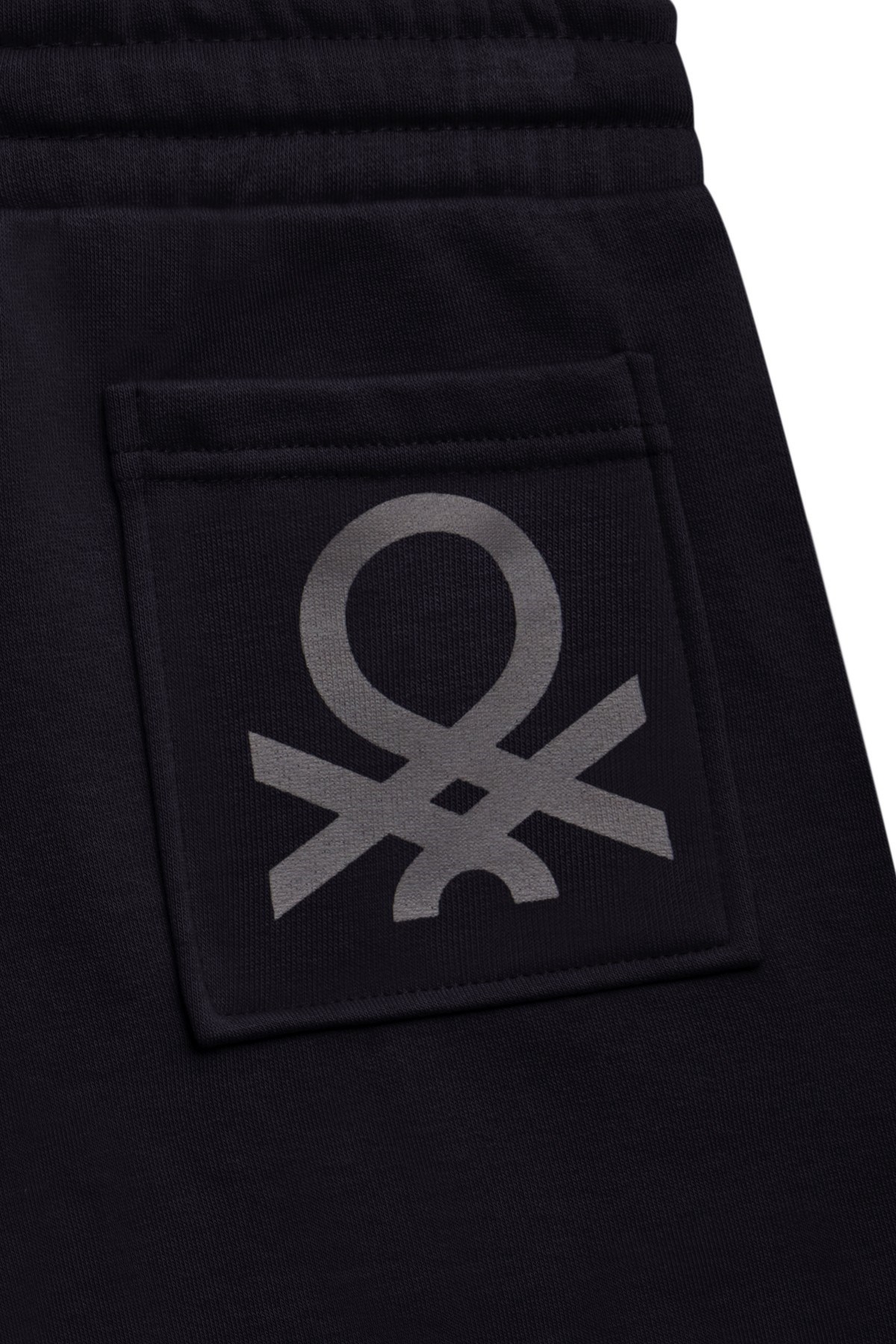 Benetton Erkek Çocuk 4-14 Yaş Logo Baskılı Cepli Pamuklu Penye Şort Siyah