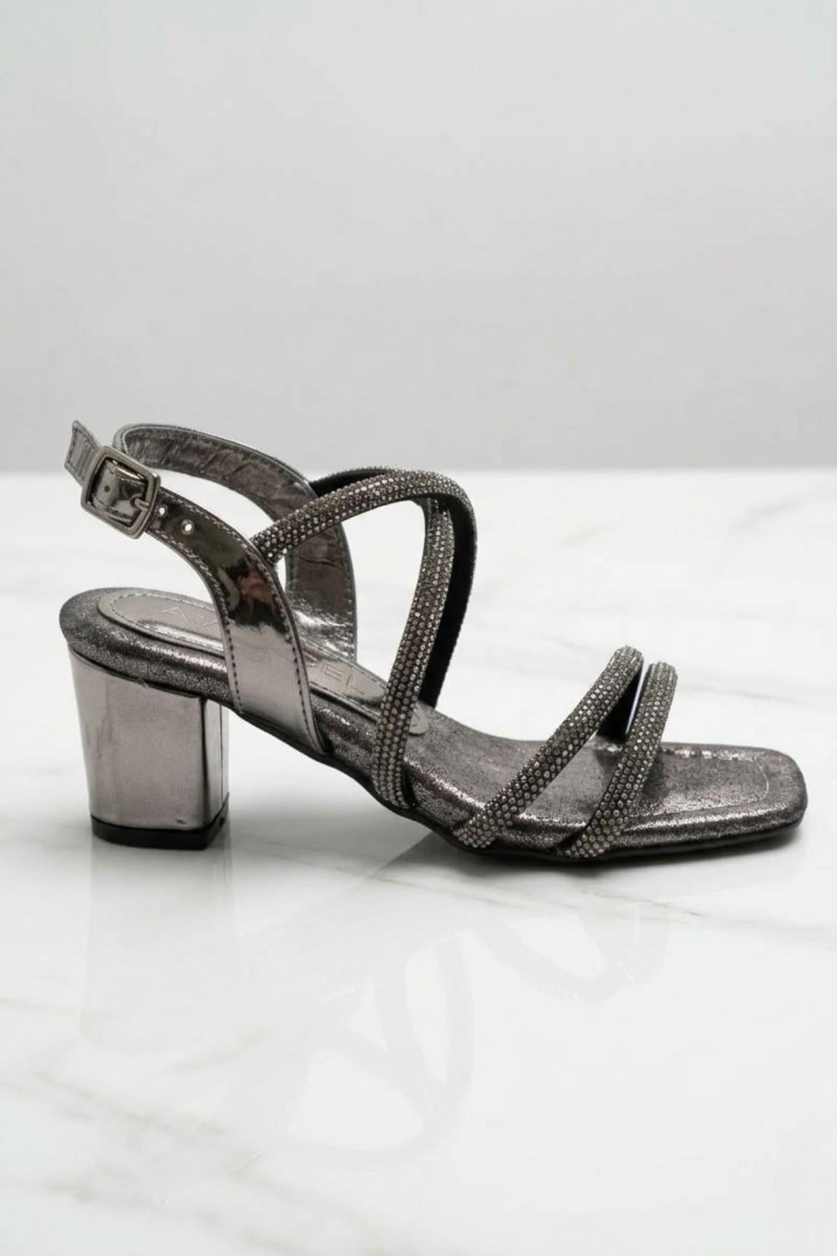 Mojo Kız Çocuk 26-30 Numara Çapraz Şeritli Taşlı Topuklu Ayakkabı Antrasit