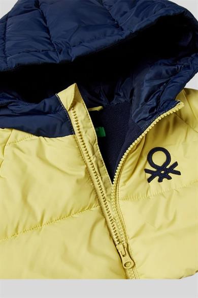 Benetton Erkek Bebek 1-6 Yaş Logo İşlemeli Kapüşonlu Mont Sarı