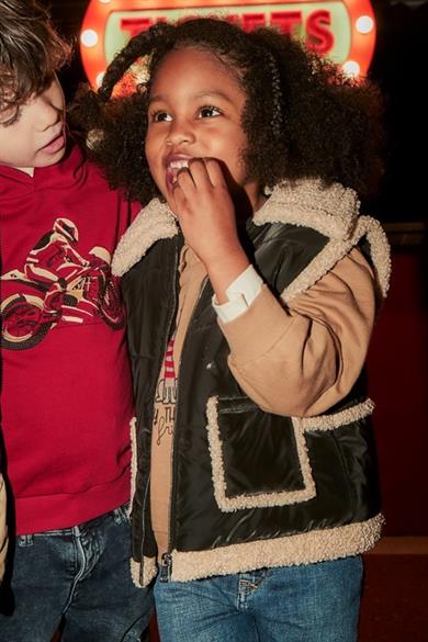 Mayoral Kız Çocuk 4-9  Yaş İçi Polarlı Peluş Detaylı Yelek Siyah