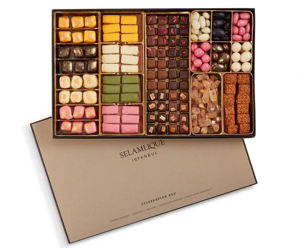 Design of LuxurySELAMLIQUESTCC0656950 gr CELEBRATİON BOX | designofluxury.com.tr 950 gr CELEBRATİON BOX