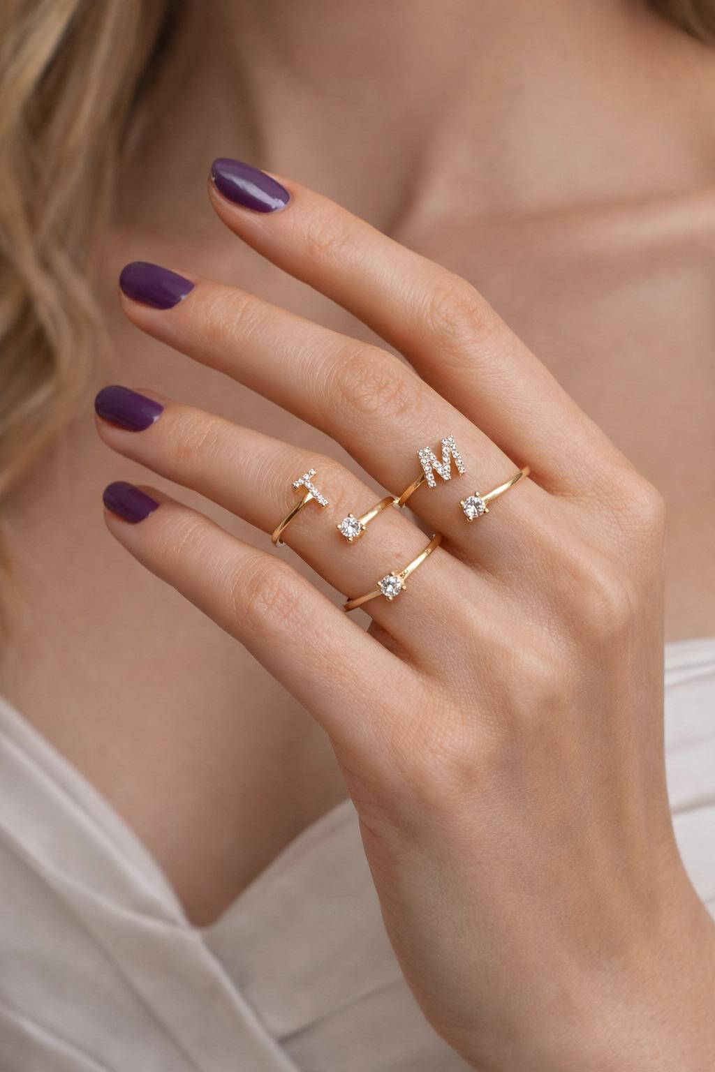 Tektaş Detaylı Harfli Yüzük - Özel Alaşım