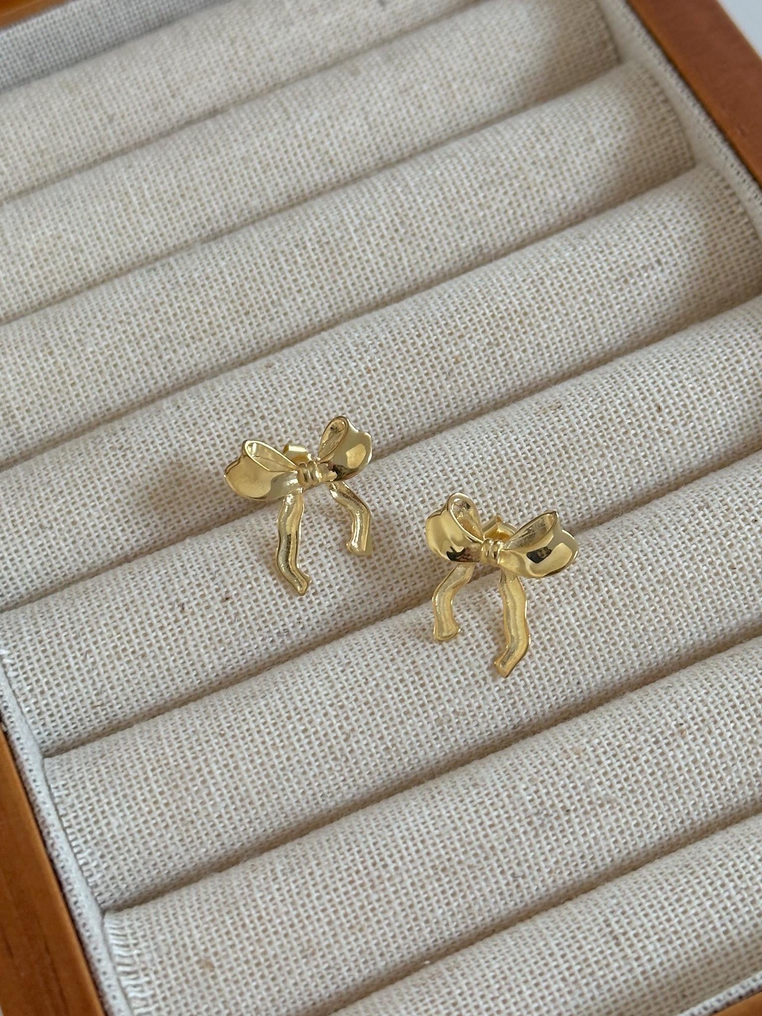 Fiyonk Küpe -  925 Ayar Gümüş