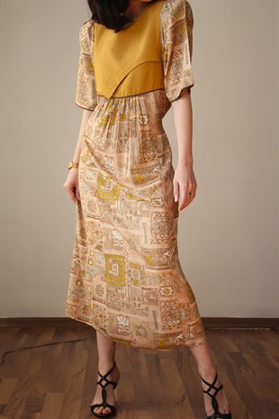 Asimetrik Üst Detaylı Büyük Vatkalı Etnik Vintage Elbise