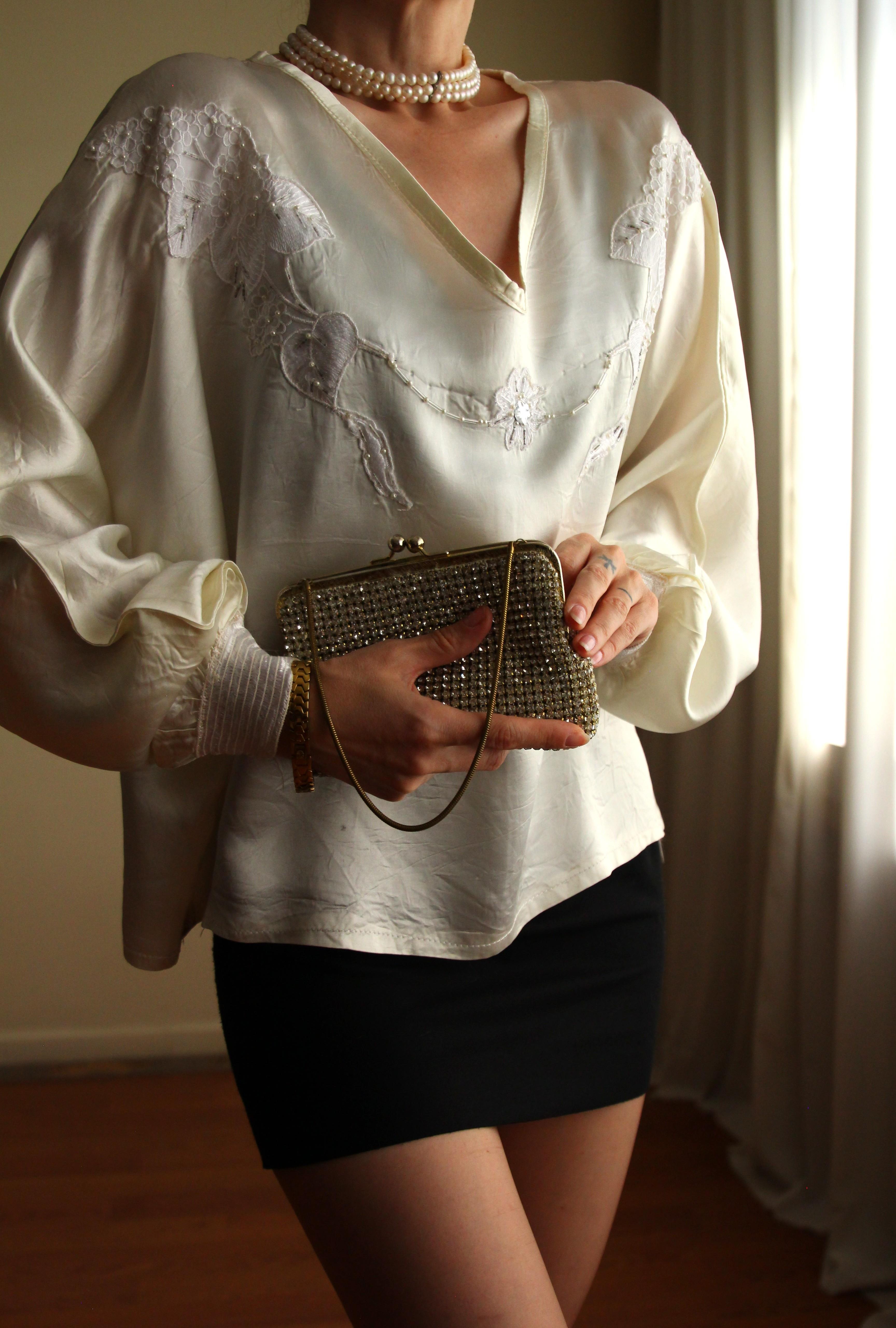 1960s Nadir İşlemeli İpek Saten Handmade Bluz