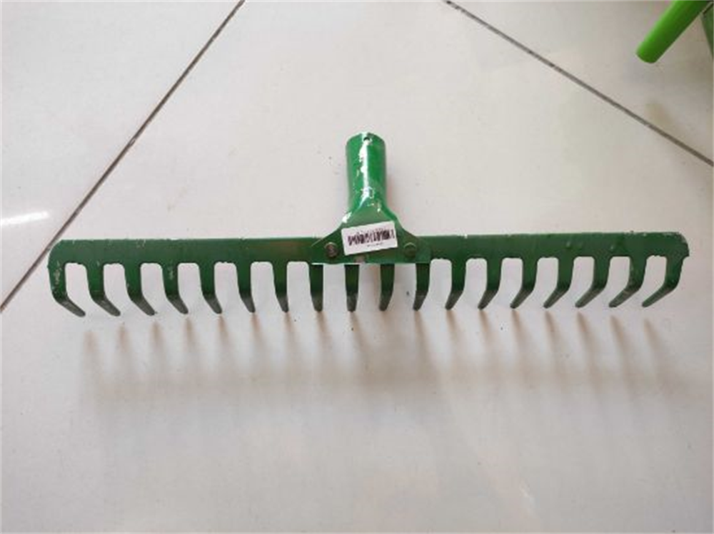 MarkasızBahçe Makineleri ve Aletleri Tırmık 18 İnç