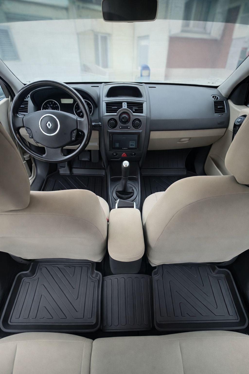 Renault Megane 2 2002-2009 5D Havuzlu Paspas | Sedan