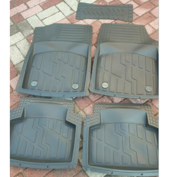 Opel combo C  2001-2011 Arası Aracına Uyumlu Derin Havuzlu Parlak Ciltli Üniversal Paspas