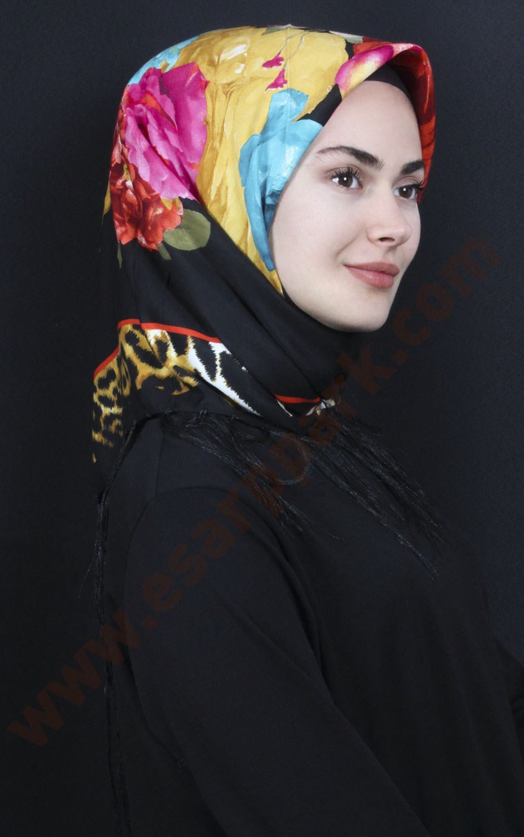 111-0012-15 PİRAMİT PÜSKÜLLÜ EŞARP