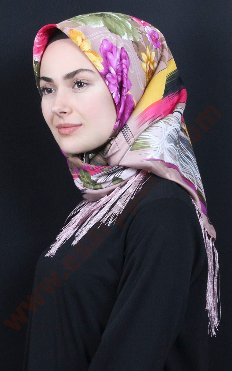 111-0013-01 PİRAMİT PÜSKÜLLÜ EŞARP
