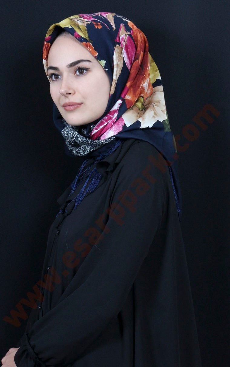 111-0013-15 PİRAMİT PÜSKÜLLÜ EŞARP