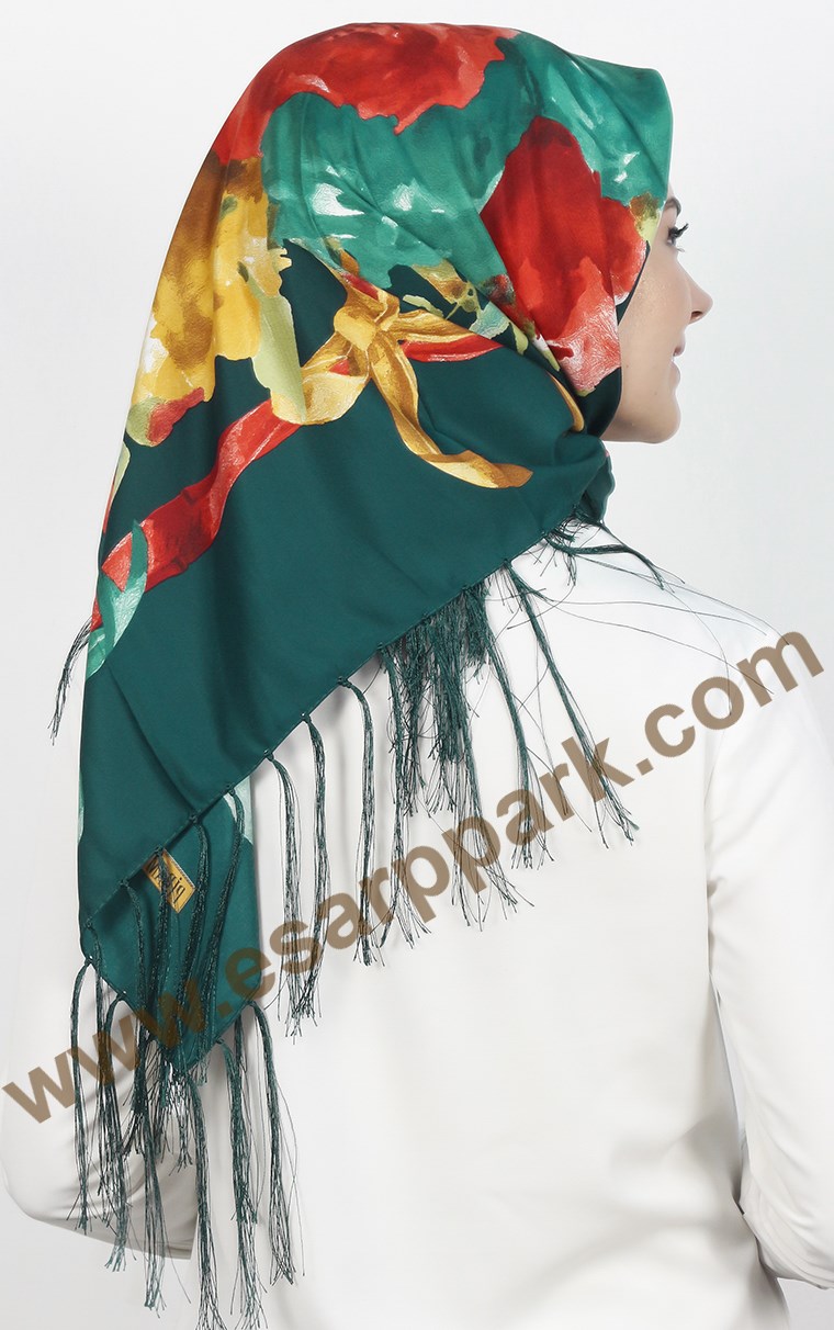 111-0013-19 PİRAMİT PÜSKÜLLÜ EŞARP