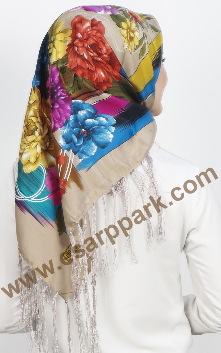 111-0013-26 PİRAMİT PÜSKÜLLÜ EŞARP