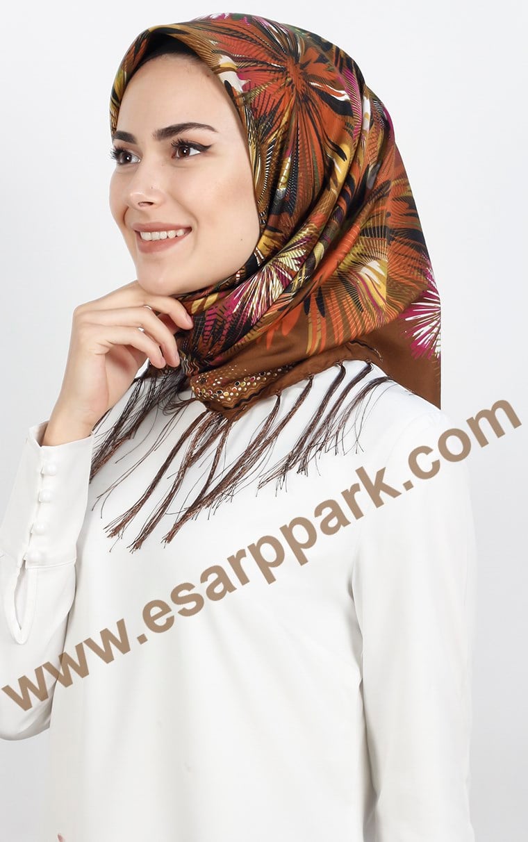 111-0019-06 PİRAMİT PÜSKÜLLÜ EŞARP