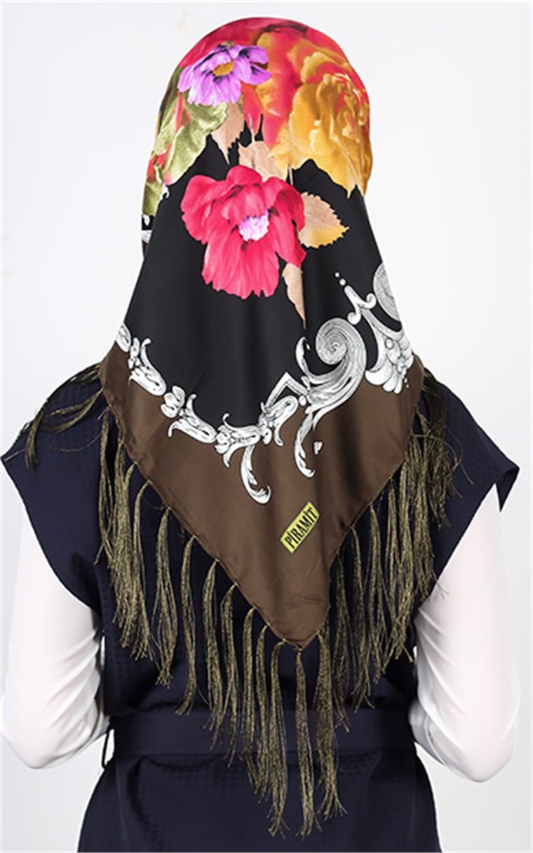 111-0013-17 PİRAMİT PÜSKÜLLÜ EŞARP