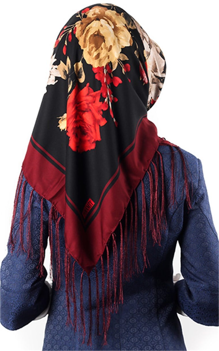 111-0012-12 PİRAMİT PÜSKÜLLÜ EŞARP