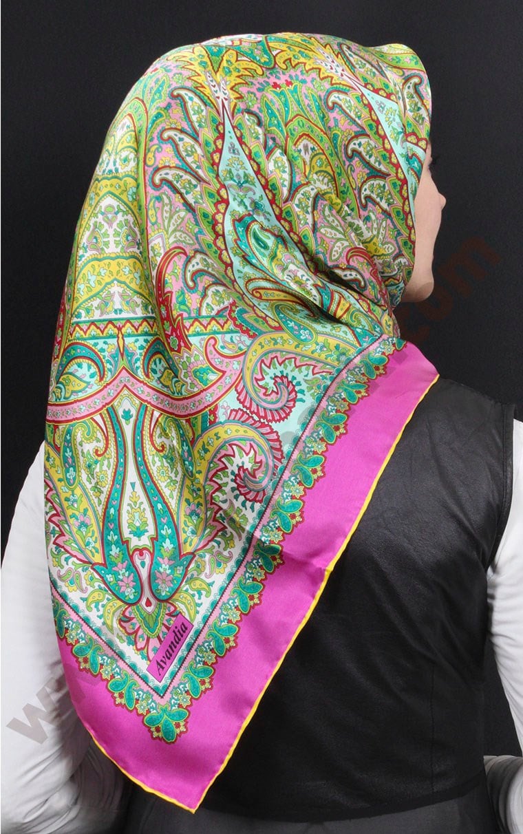 528-0001-16 %30 İPEK EŞARP