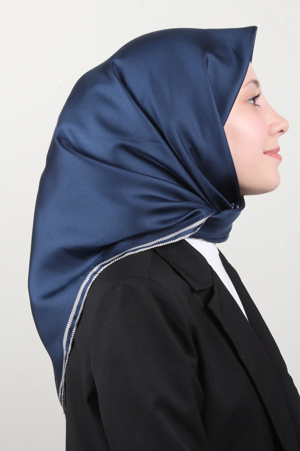 Belli Twill İpek Eşarp 40009-12 Lacivert