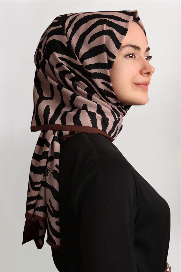 Medine Desenli Şal Eşarppark 1840-4 Pudra-Siyah Zebra