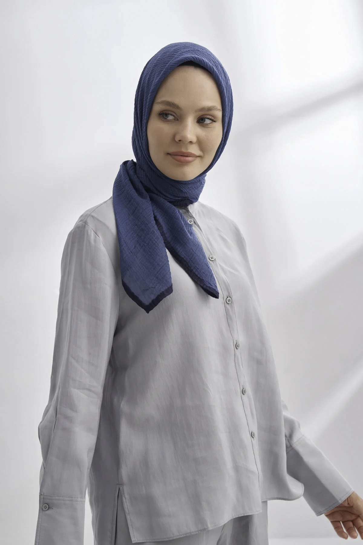 Müslin Biyeli Eşarp 3353-520 İndigo 
