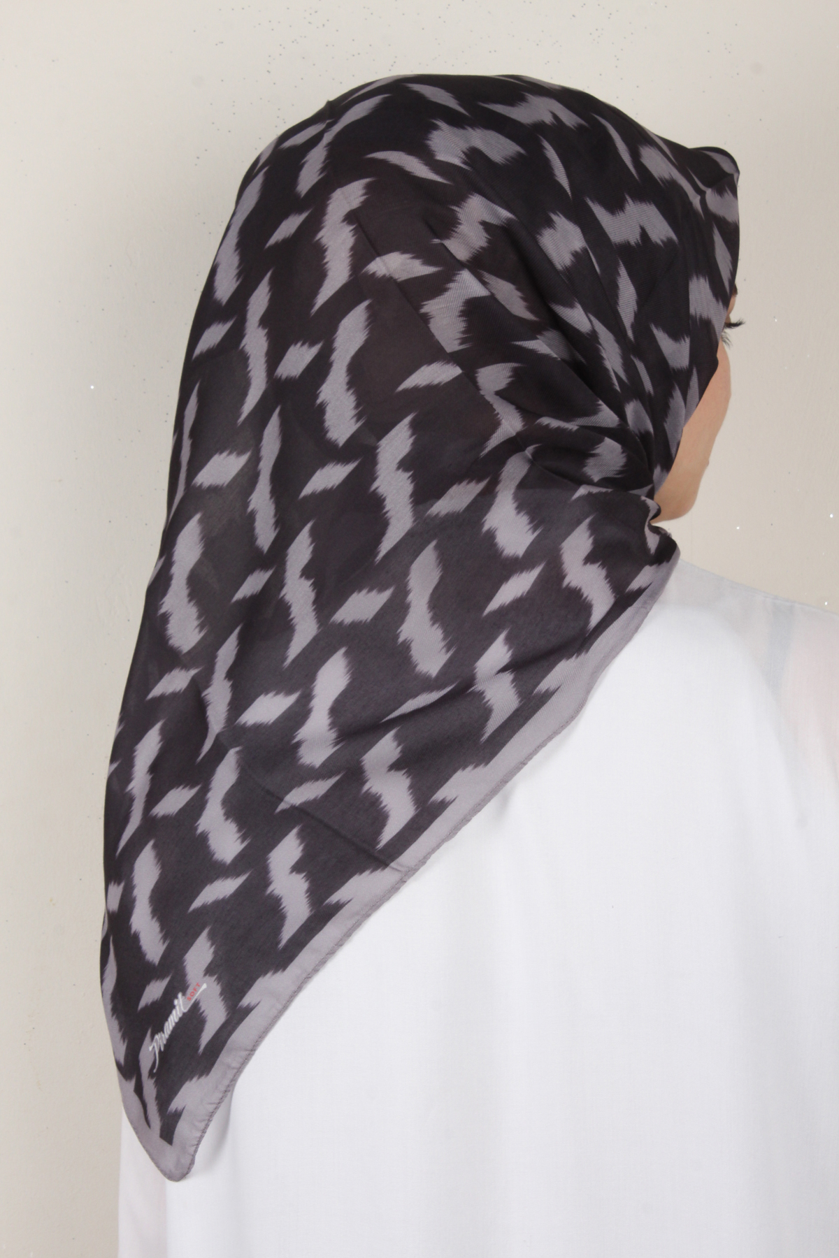Nirvana Soft Eşarp 3348-15 Siyah-Gri