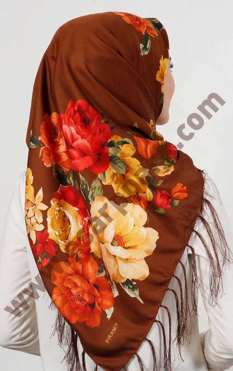 Piramit Püsküllü Eşarp 111-0023-49