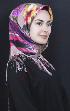 111-0013-01 PİRAMİT PÜSKÜLLÜ EŞARP