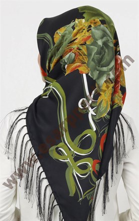 Piramit Püsküllü Eşarp 111-0023-01