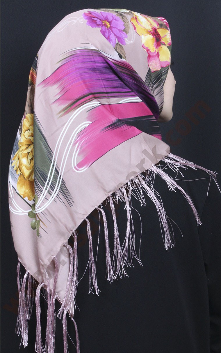 111-0013-01 PİRAMİT PÜSKÜLLÜ EŞARP