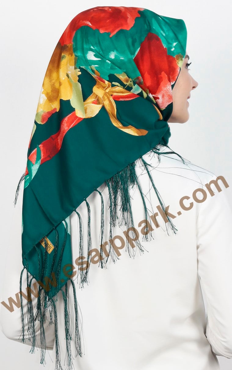 111-0013-19 PİRAMİT PÜSKÜLLÜ EŞARP