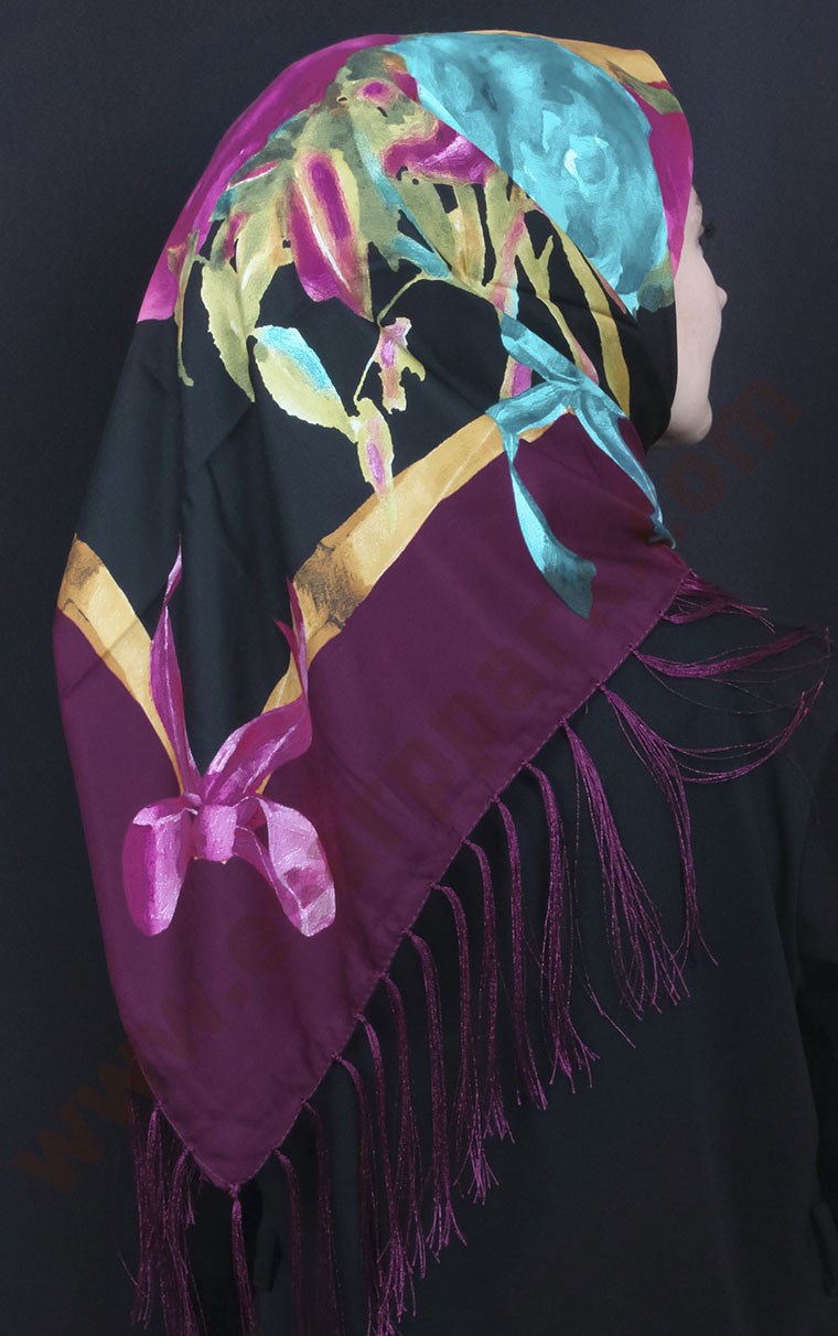 111-0013-21 PİRAMİT PÜSKÜLLÜ EŞARP