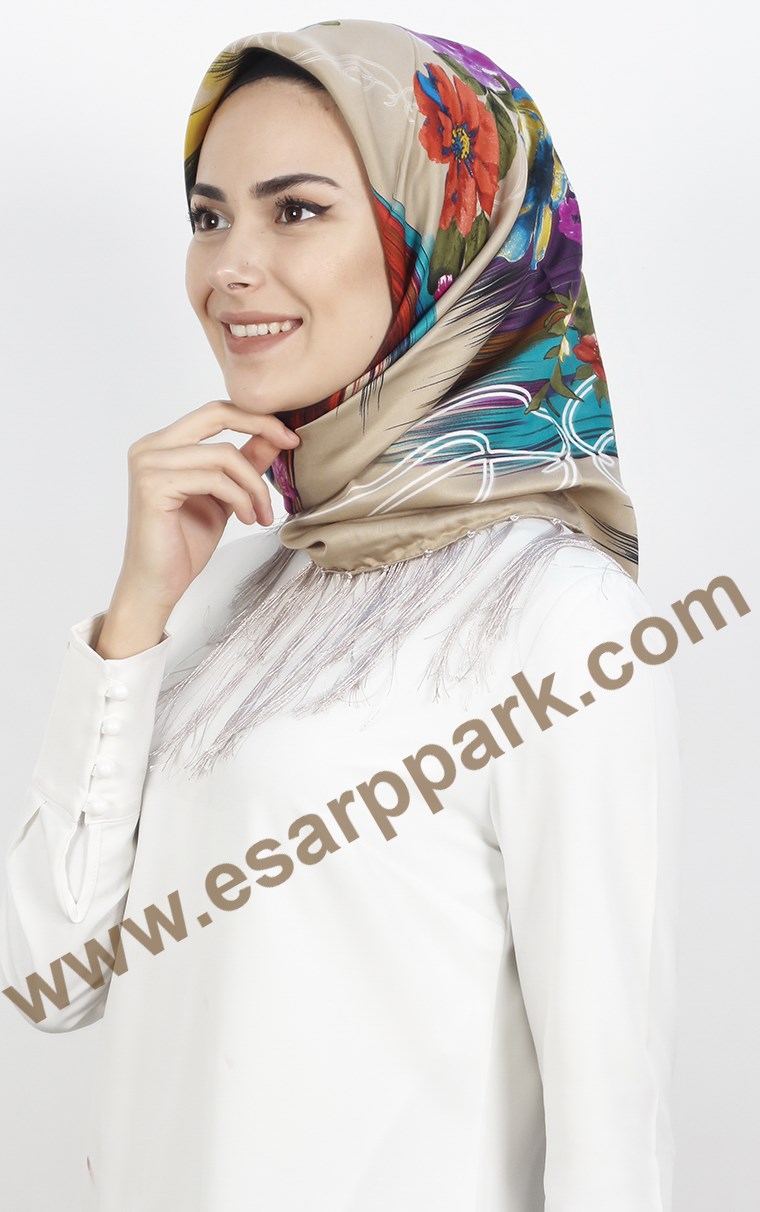 111-0013-26 PİRAMİT PÜSKÜLLÜ EŞARP