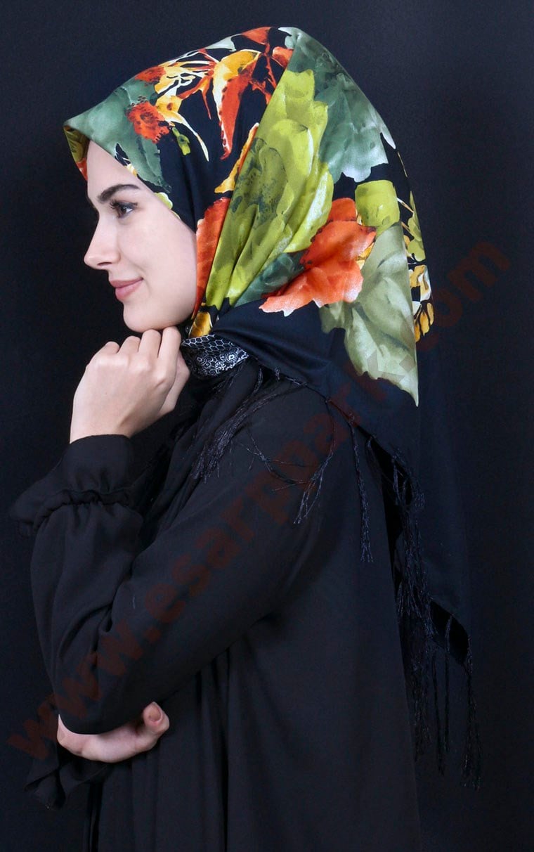 111-0013-34  PİRAMİT PÜSKÜLLÜ EŞARP