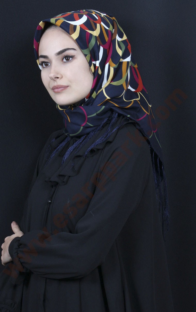 111-0013-40  PİRAMİT PÜSKÜLLÜ EŞARP