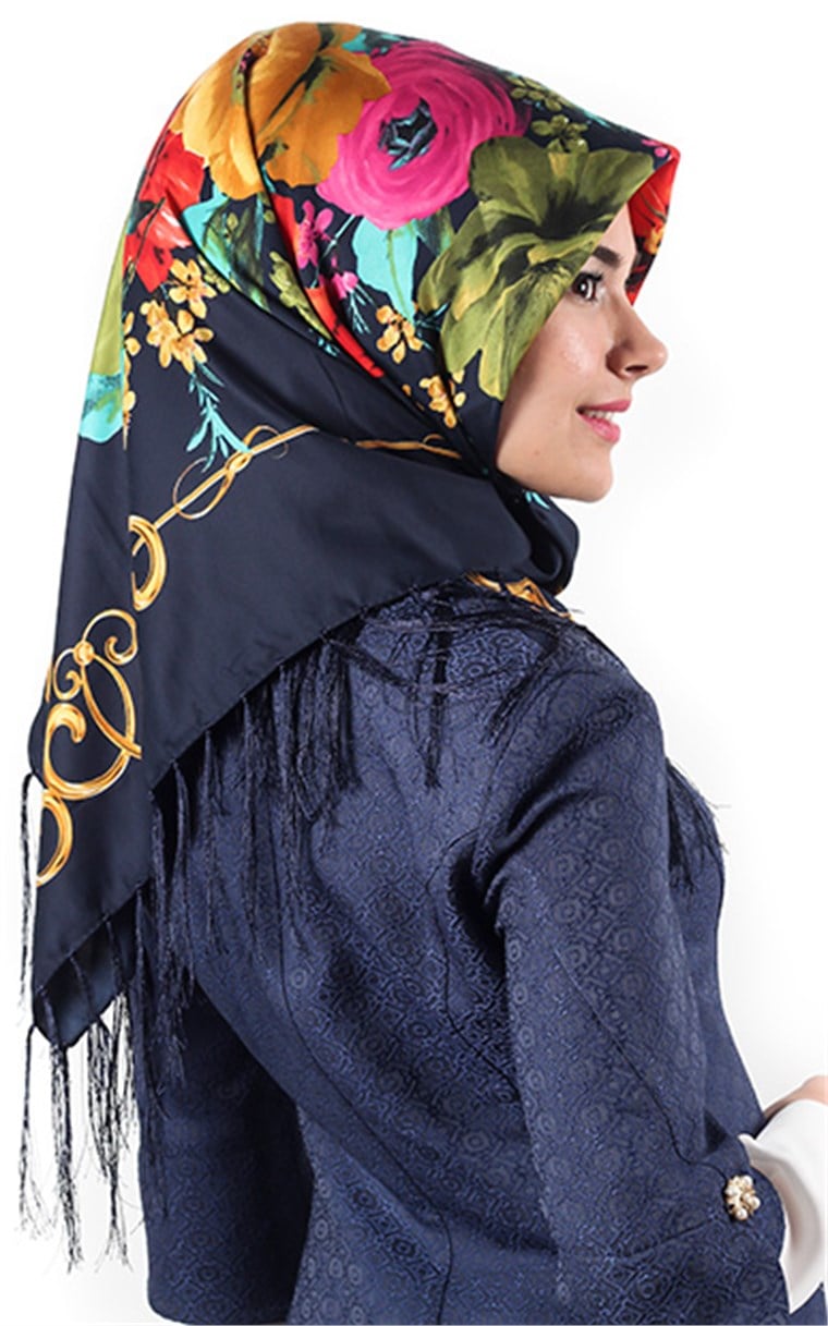 111-0011-24 PİRAMİT PÜSKÜLLÜ EŞARP