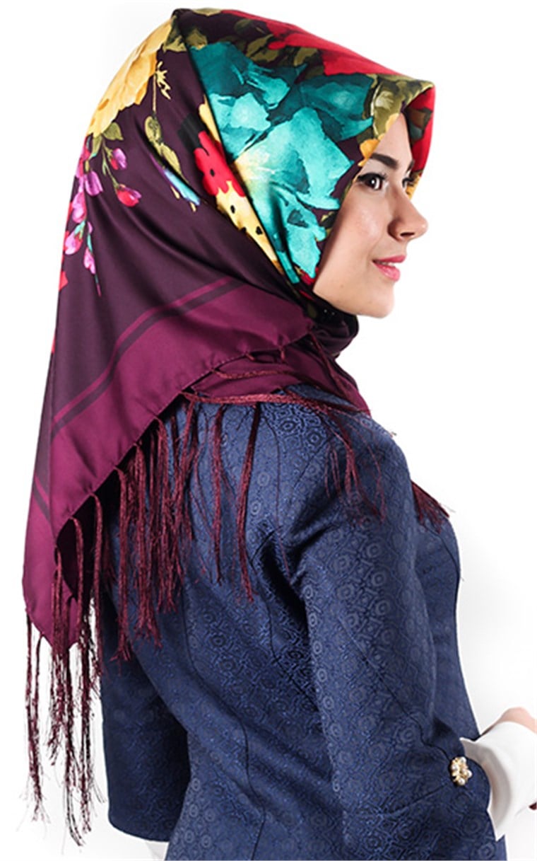 111-0012-09 PİRAMİT PÜSKÜLLÜ EŞARP