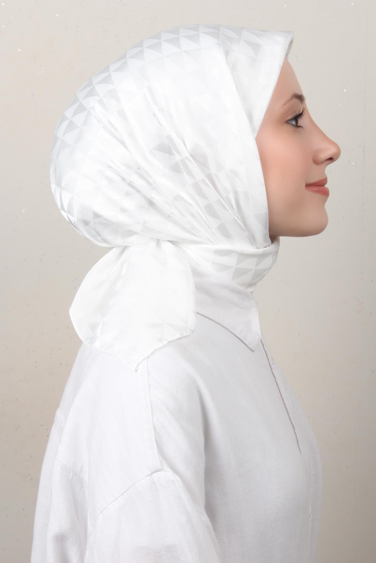 Golden Jakar Eşarp 4138-18 Beyaz 