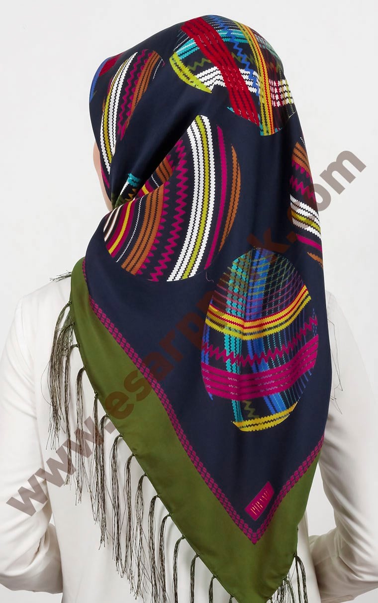 Piramit Püsküllü Eşarp 111-0023-07