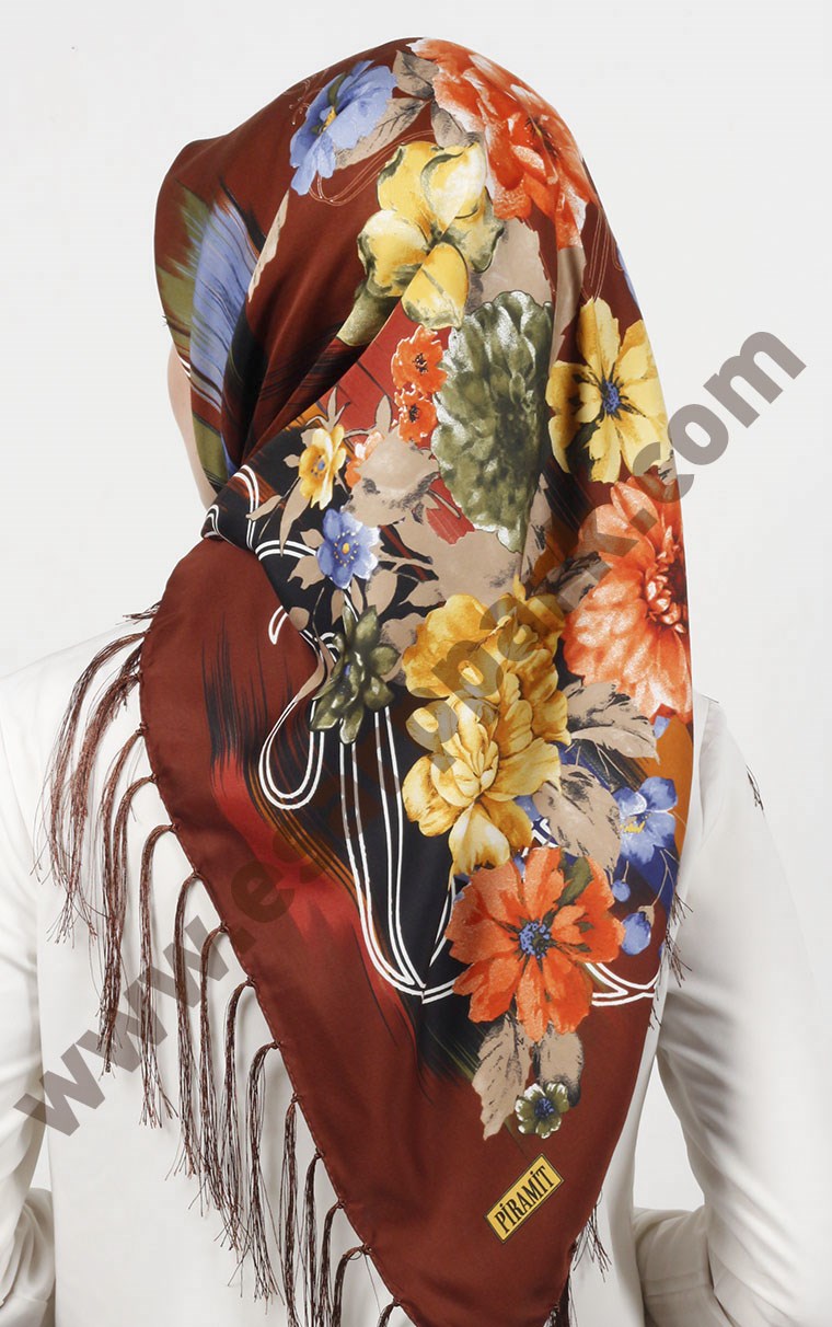 Piramit Püsküllü Eşarp 111-0023-34