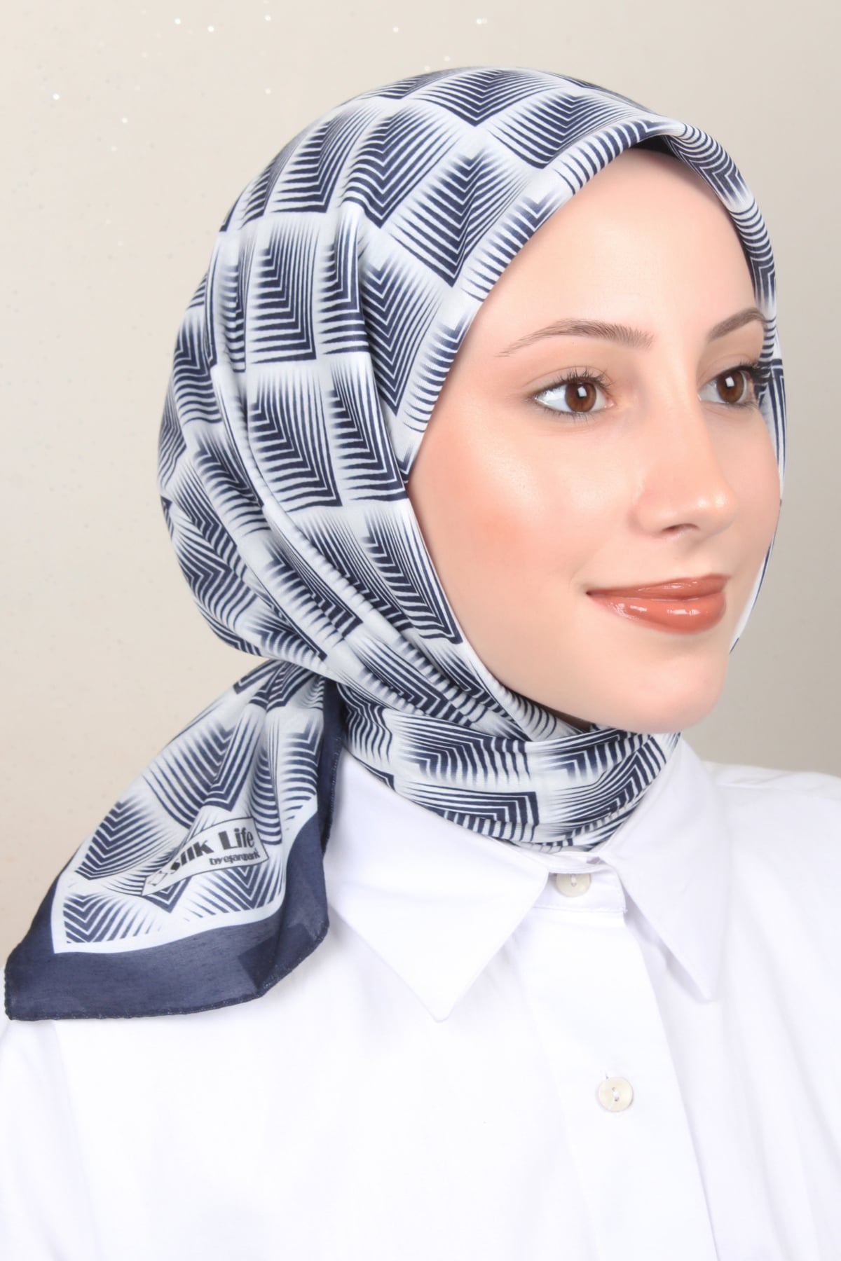 Silk Life Lotus Eşarp 4129-8  Lacivert Beyaz 