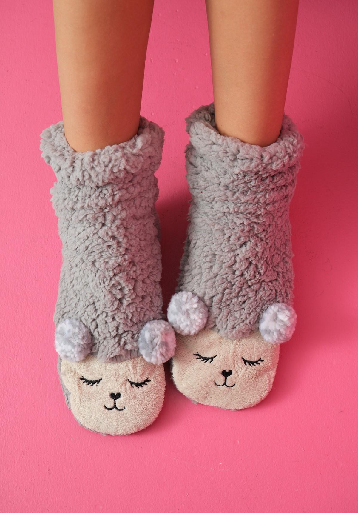 PONPON PELUŞ ÇORAP(36-40 NUMARA)
