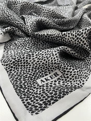 Aker İpek Eşarp - 8957713-913 Gümüş Siyah Twill