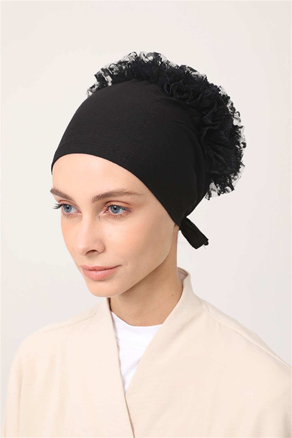 Dantelli Dikişli Bone - Siyah