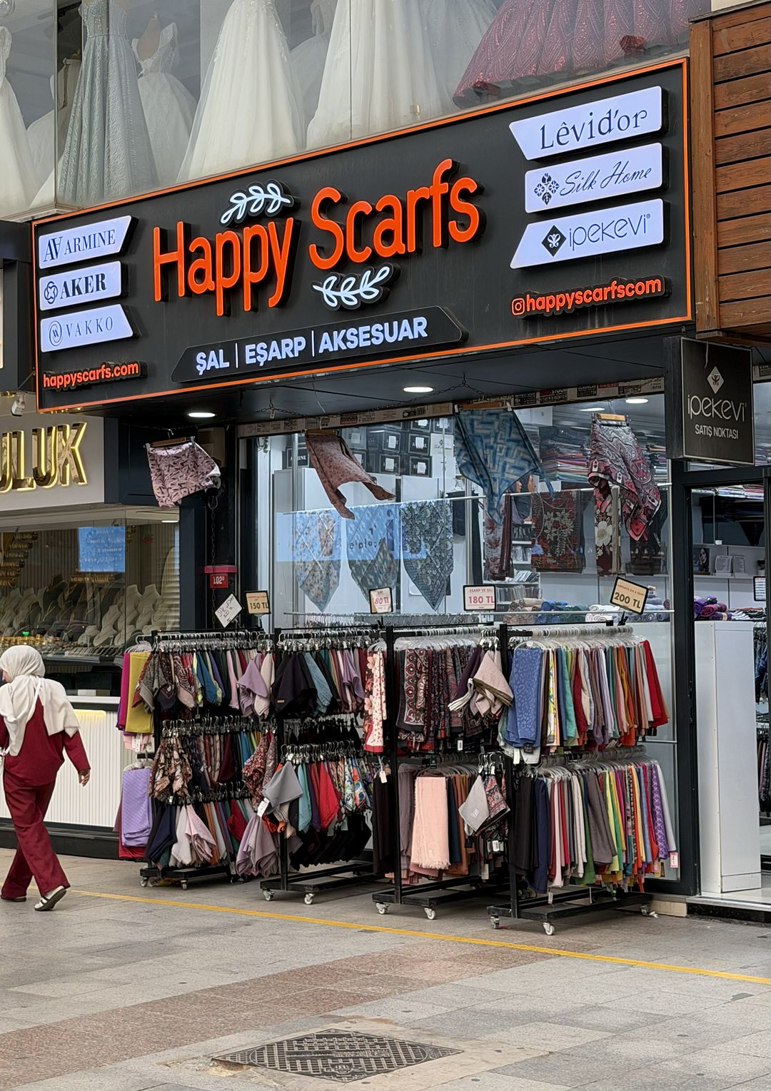 Happy Scarfs Sultanbeyli Mağaza