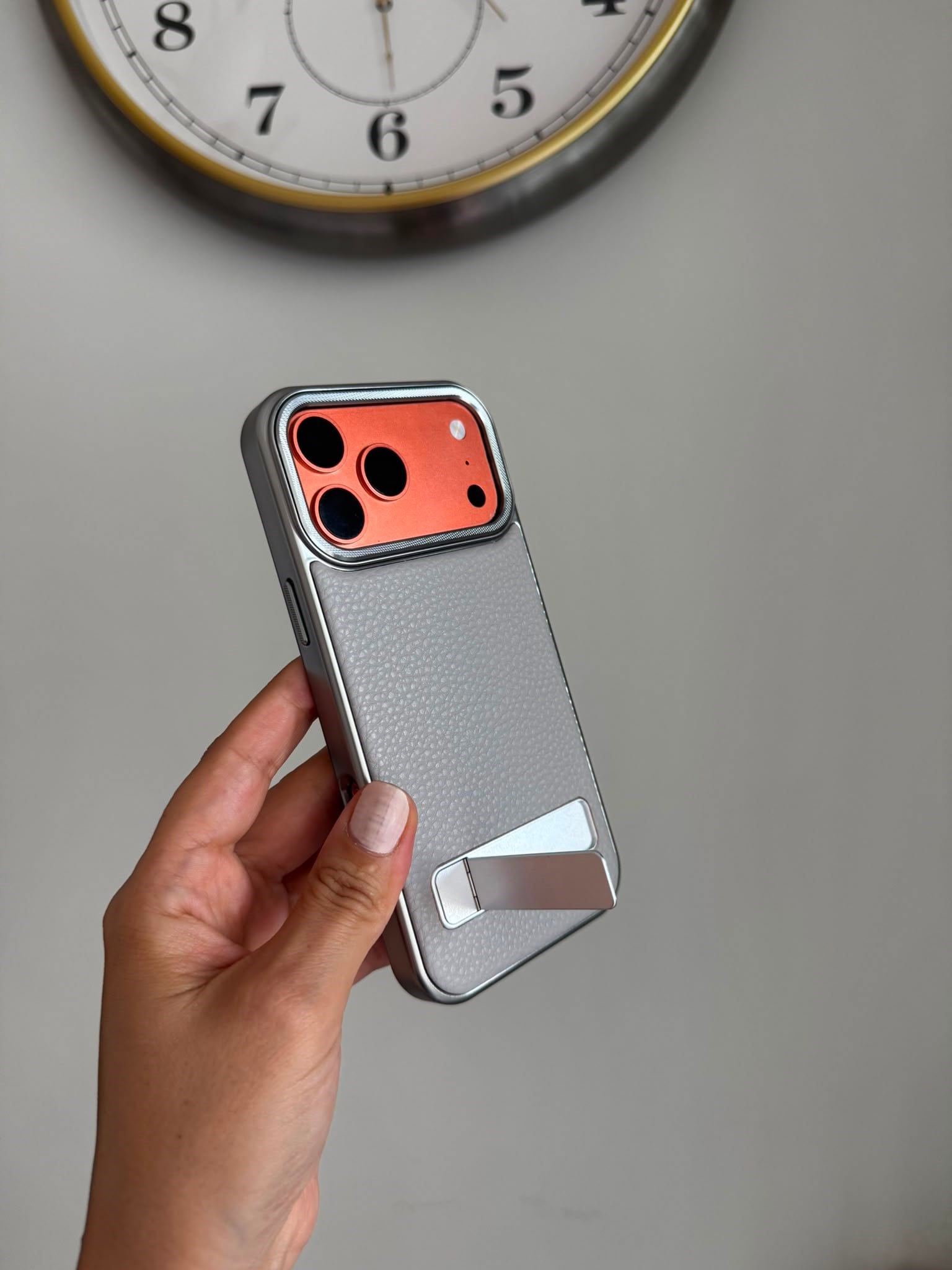     Lüks Deri Standlı İphone Telefon Kılıfı Gri