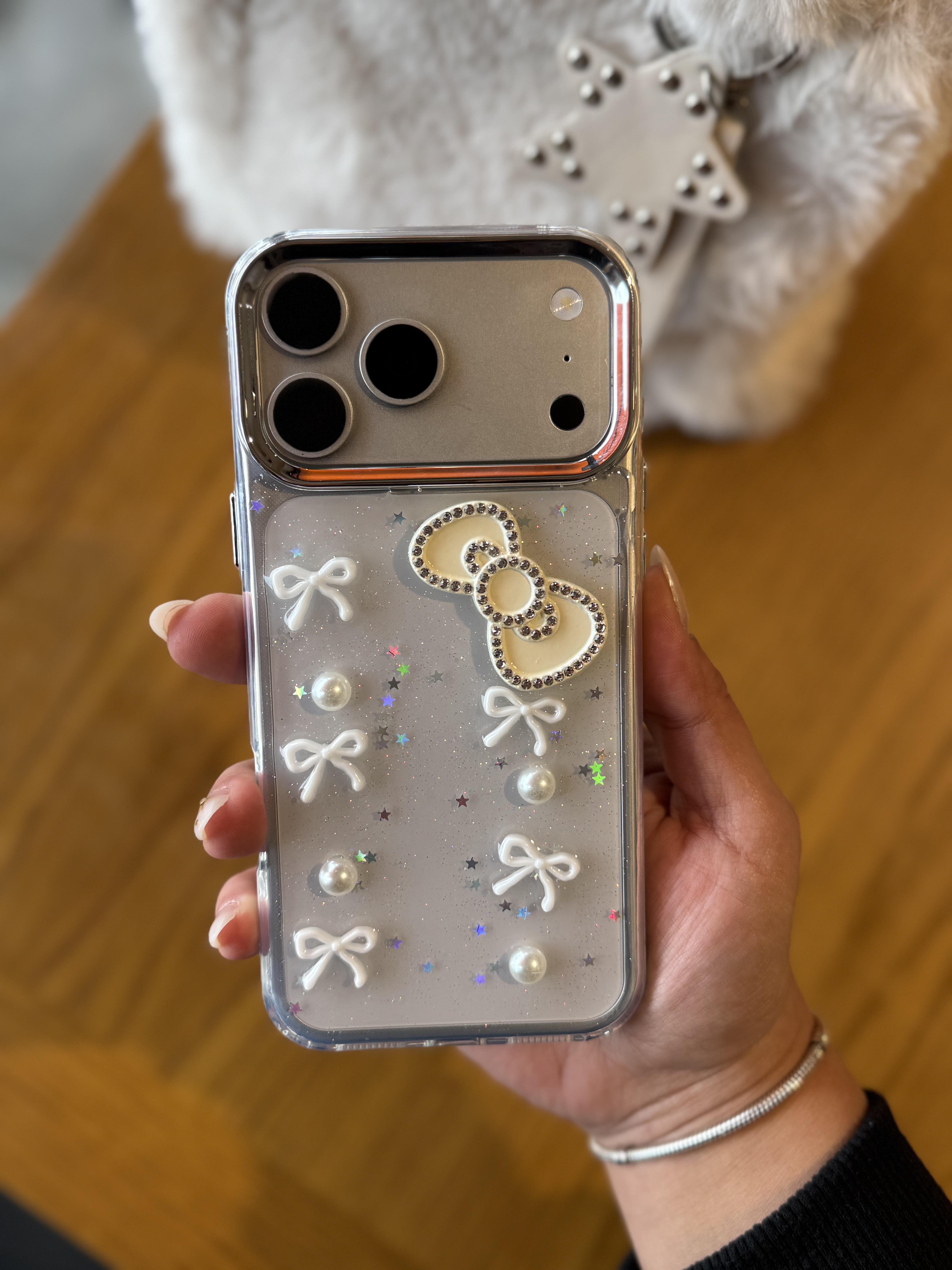 Fiyonklu İphone Telefon Kılıfı Krem