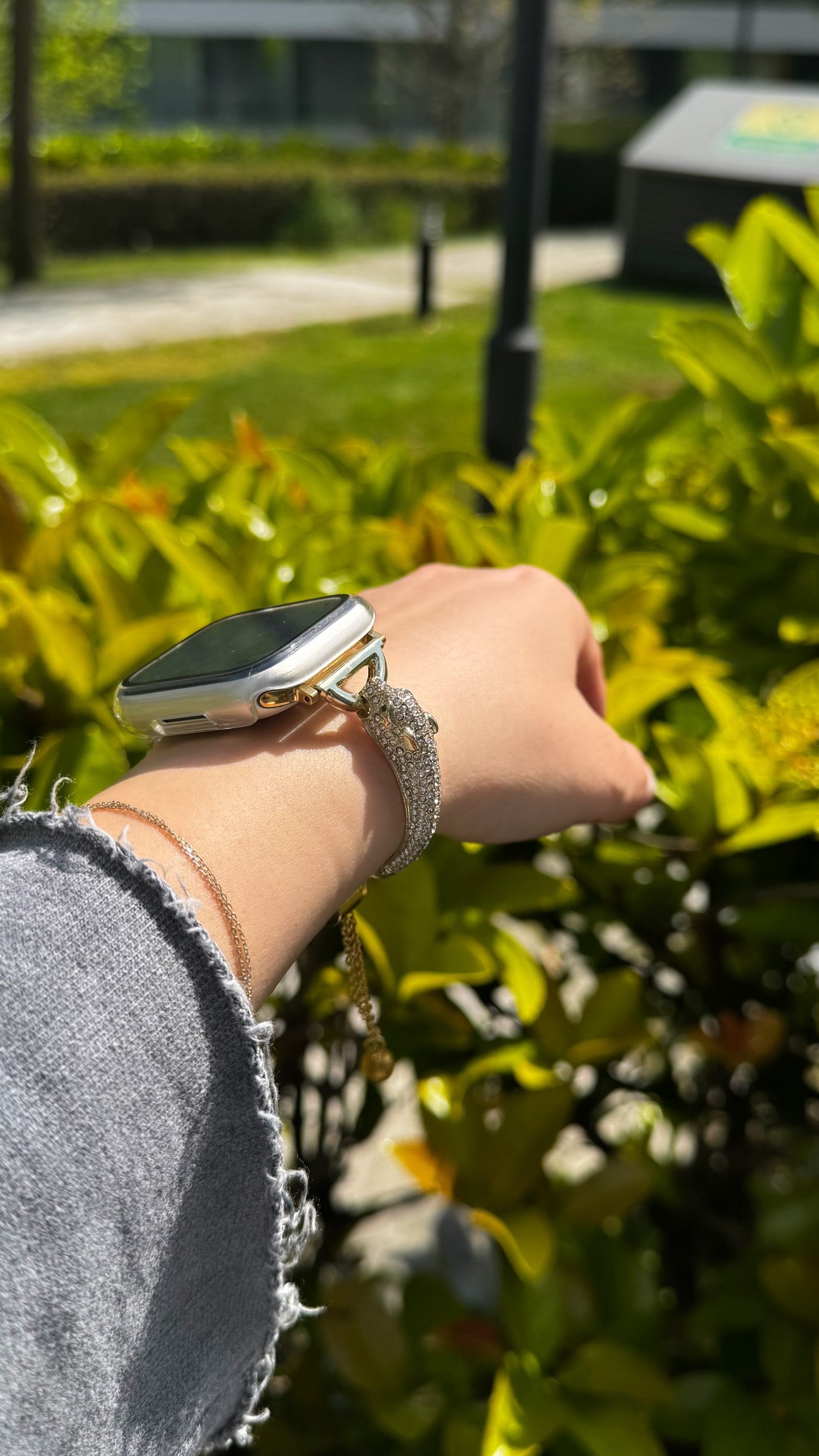 Luna Shine Taşlı Apple Watch Kordon Gold