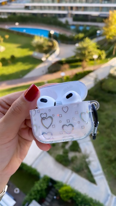 Gümüş Kalpli Silikon Airpods Kılıfı