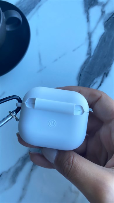 Lansman Dokulu Airpods Kılıfı Beyaz