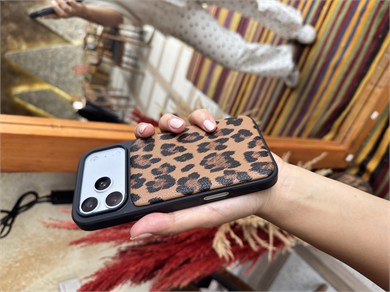 Puffer Leopar İPhone Telefon Kılıfı Koyu Kahve